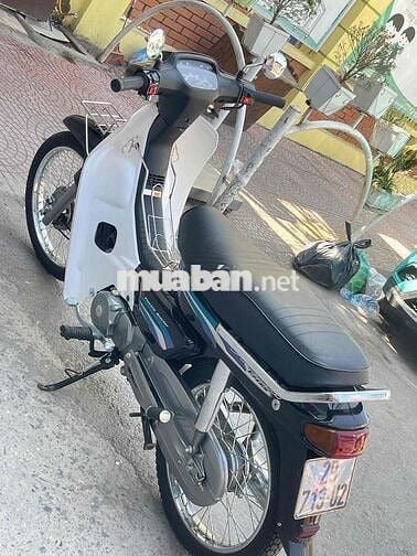 Honda Dream Đen Trắng