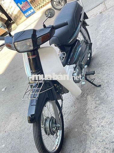 Honda Dream Đen Trắng