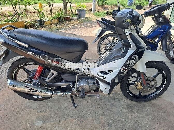Yamaha Sirius R Tự động Trắng đen