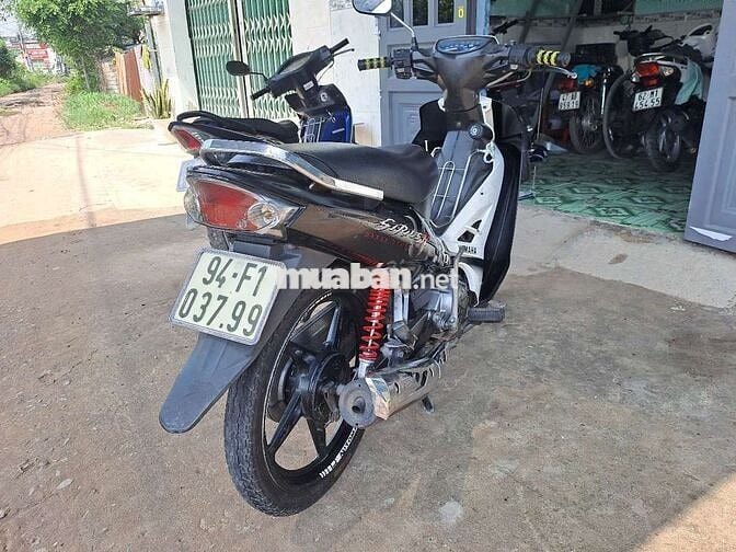 Yamaha Sirius R Tự động Trắng đen