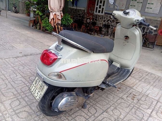 Piaggio Vespa LX 150 Xám