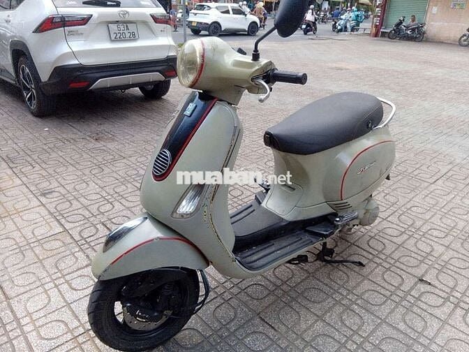 Piaggio Vespa LX 150 Xám