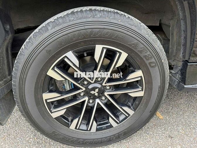 Mitsubishi Pajero Sport 2022 đi ít