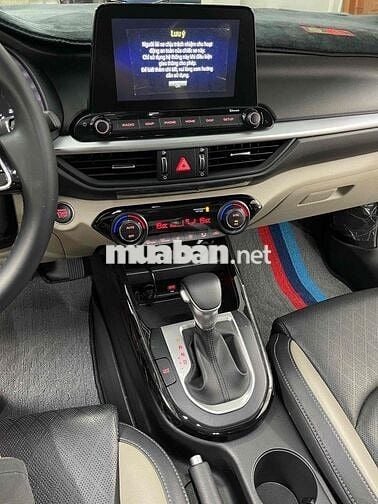 Kia K3 2025 Luxury 1.6 AT - 7000 km