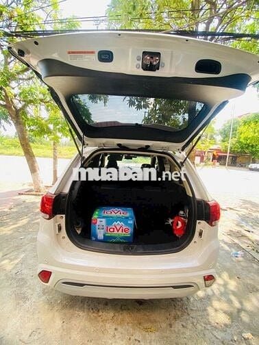 Mitsubishi Outlander 2.0 Premium 2022 Trắng