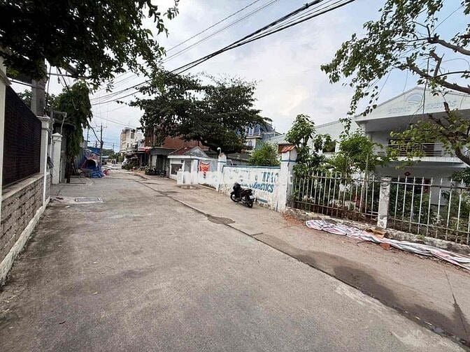 NHÀ 2 MẶT TIỀN BÌNH HÒA – NGAY SÁT CHỢ ĐÔNG BA – DT 70M²