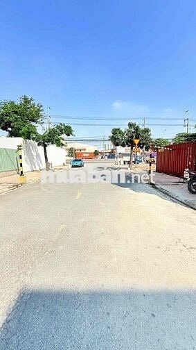 nhà phố kinh doanh 5p ngủ sân xe hơi sổ hoàn công