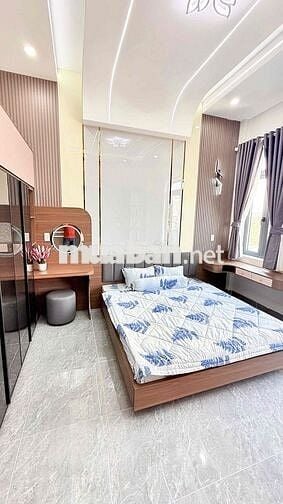 nhà phố 5 p ngủ sân xe hơi hoàn công vị trí kinh doanh tôt