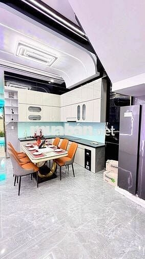nhà phố 5 p ngủ sân xe hơi hoàn công vị trí kinh doanh tôt