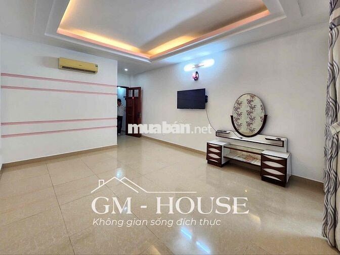 Cho thuê phòng ban công siêu đẹp cực thoáng ngay Trần Bình Trọng