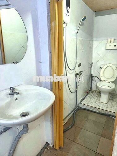 Cho thuê nhà Hưng Phú, Phường 10 Quận 8 4x7,5m có gác lửng đường thông