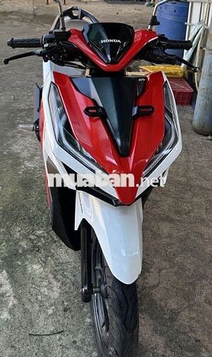 Honda Vario 150 Đỏ, Trắng.