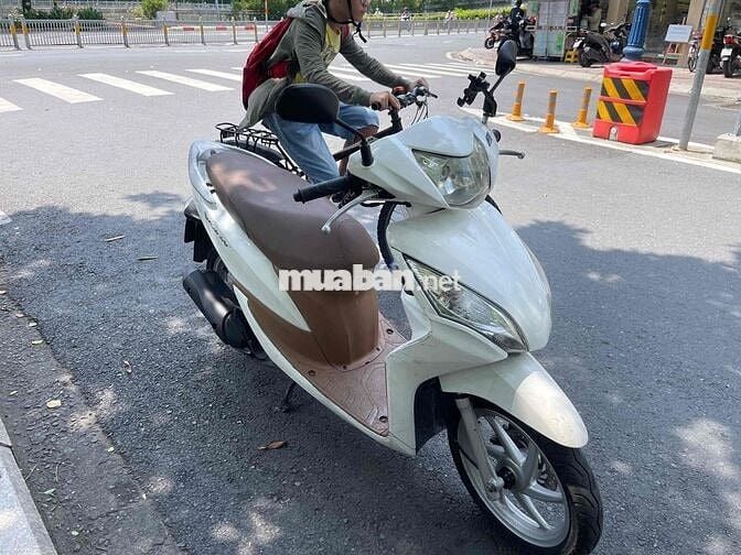 Honda Vision Trắng Việt Nam