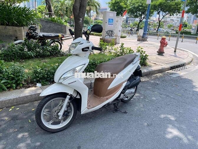 Honda Vision Trắng Việt Nam