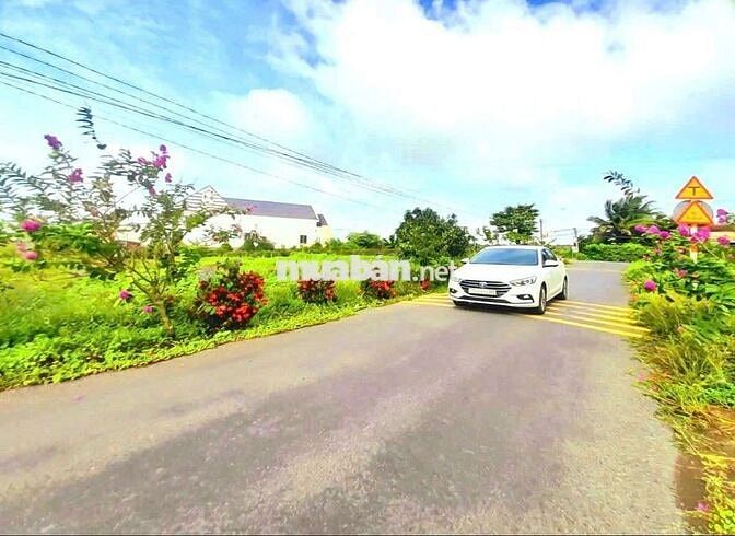 Quá Ngộp, 167m² đất thổ đường nhựa Nguyễn Thị Lầu chốt 620tr