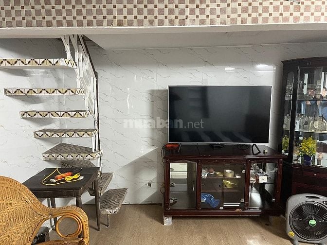 Cần cho thuê nhà 43m ngõ phố Hàng Quạt 