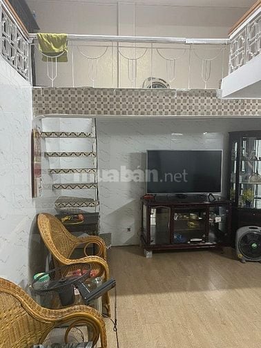 Cần cho thuê nhà 43m ngõ phố Hàng Quạt 