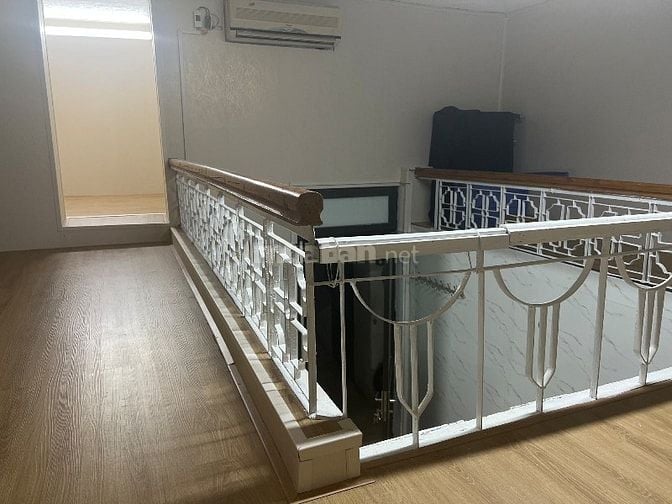 Cần cho thuê nhà 43m ngõ phố Hàng Quạt 