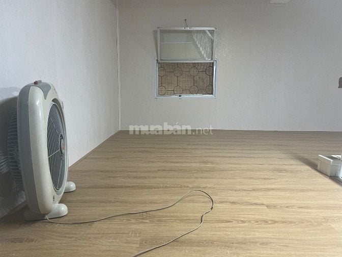 Cần cho thuê nhà 43m ngõ phố Hàng Quạt 