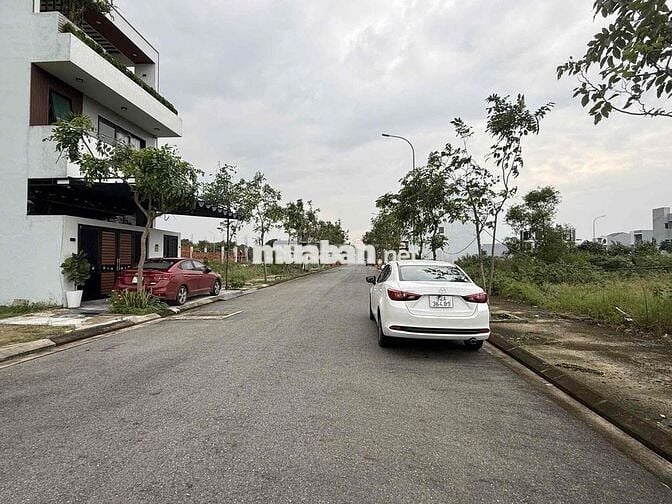 Cần sang nhượng lại lô đất trục thông FPT city Đà Nẵng