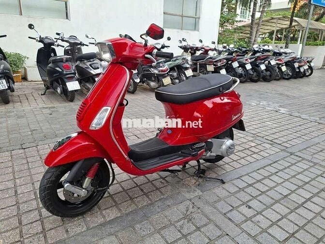 Piaggio Vespa fi đèn vuông