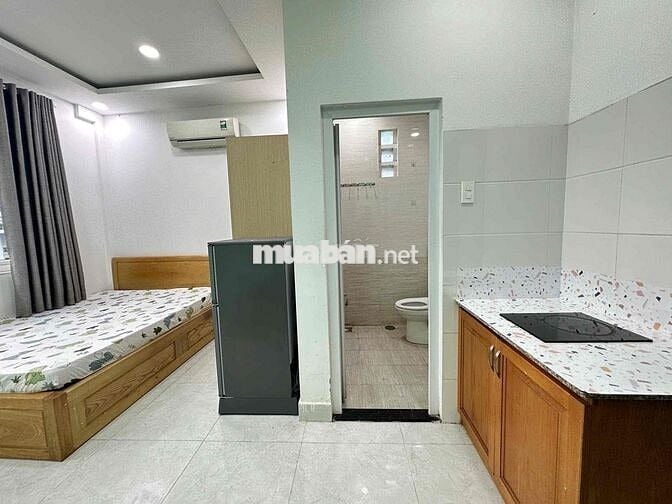 Cho Thuê Phòng Trọ Có Ban Công Đầy Đủ Nội Thất Ngay Cách Mạng Tháng 8