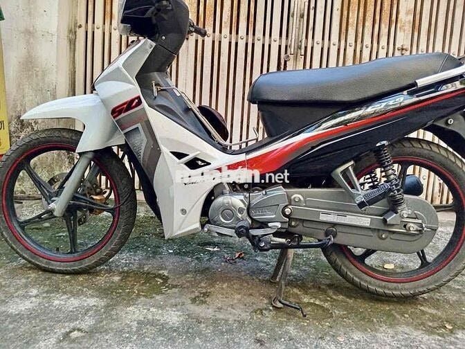 Yalim Sirius CR9 2023 Đen, Trắng
