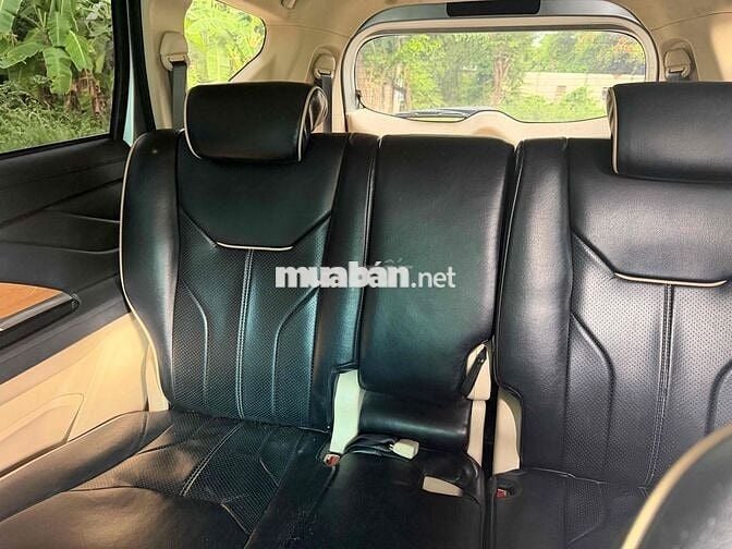 Mitsubishi Xpander 7 chỗ màu Bạc