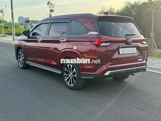 Toyota Veloz Cross TOP 2023 35.000km Đỏ