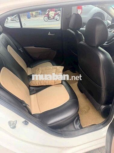 Hyundai Grand i10 Trắng 5 chỗ