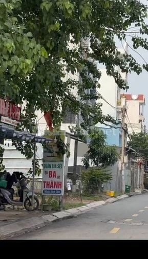 Nhà c4 mặt tiền , đg số 8 ở Bình Tân 