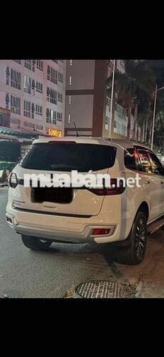 Ford Everest Titanium 2019 Trắng 7 chỗ