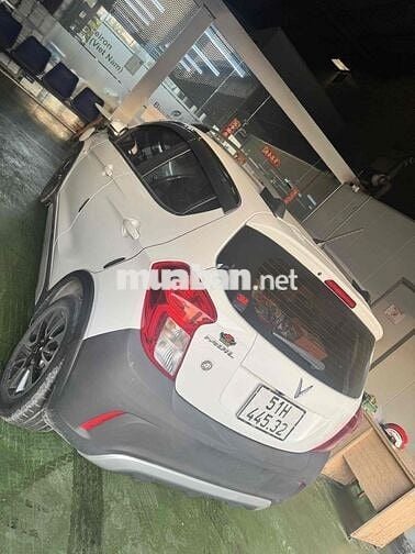 VinFast Fadil Premium Trắng