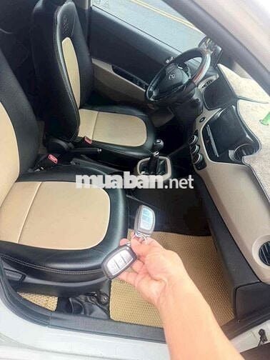 Hyundai Grand i10 Trắng 5 chỗ