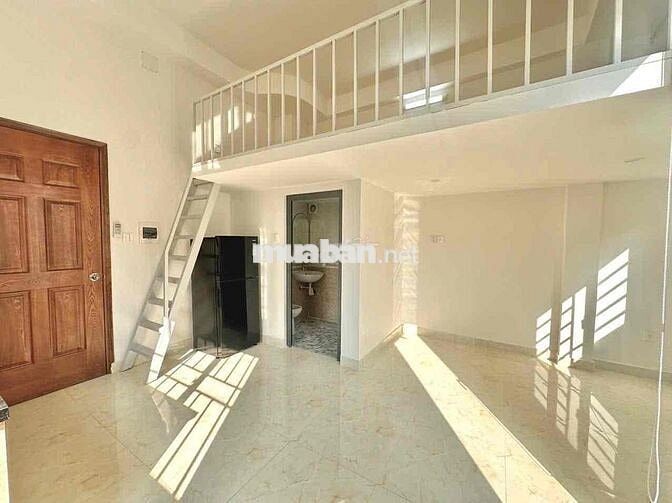 CHO THUÊ PHÒNG BAN CÔNG ĐÓN NẮNG GẦN AEON TÂN PHÚ