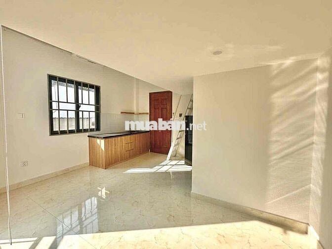 CHO THUÊ PHÒNG BAN CÔNG ĐÓN NẮNG GẦN AEON TÂN PHÚ