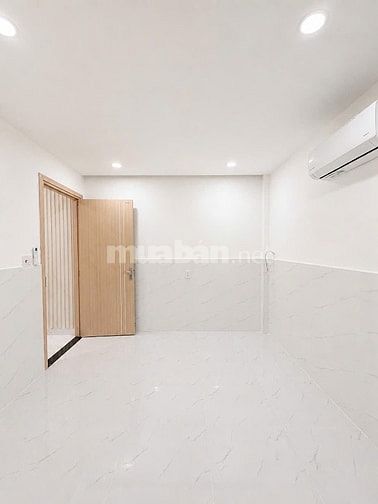 Nhà đẹp, khu trung tâm quận Tân Phú, 4m x 15m, lửng đúc giả gần suốt