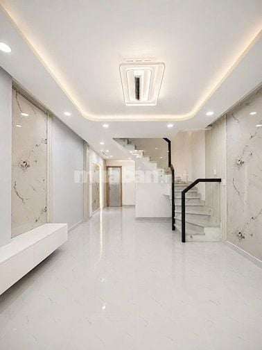 Nhà đẹp, khu trung tâm quận Tân Phú, 4m x 15m, lửng đúc giả gần suốt