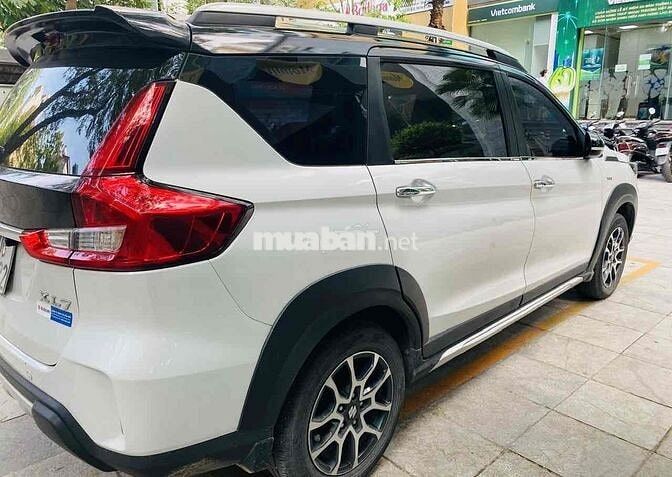 Suzuki XL7 7 chỗ màu Trắng
