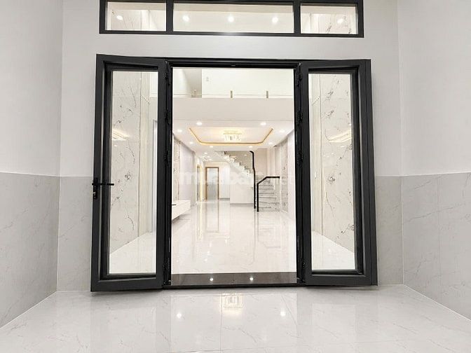 Nhà đẹp, khu trung tâm quận Tân Phú, 4m x 15m, lửng đúc giả gần suốt