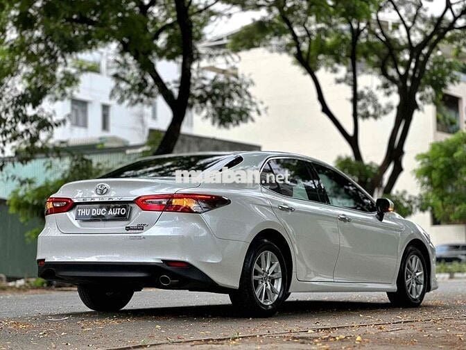 Toyota Camry 2.0G 2021 Trắng 45.000km