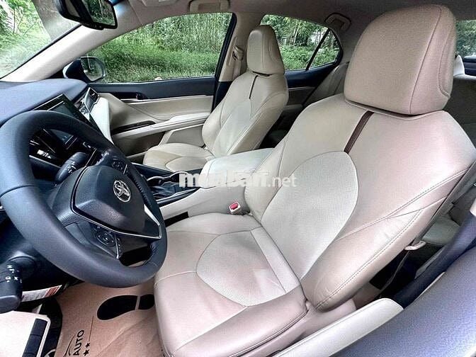 Toyota Camry 2.0G 2021 Trắng 45.000km