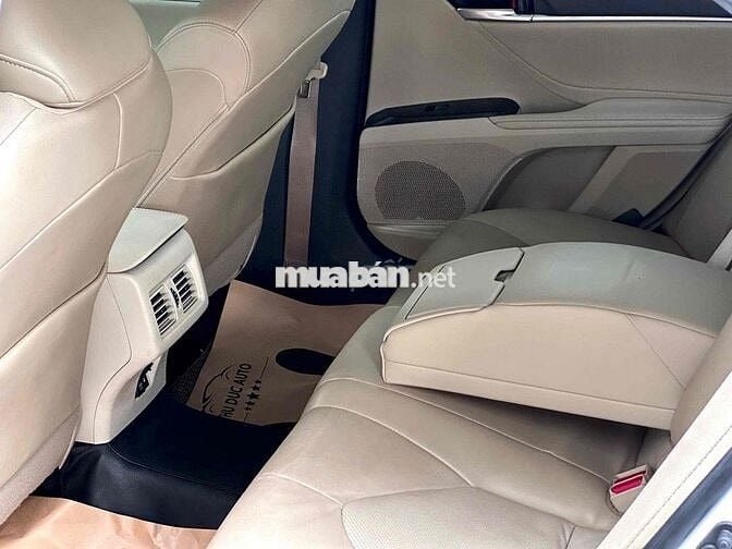 Toyota Camry 2.0G 2021 Trắng 45.000km