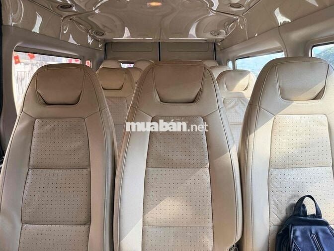 Ford Transit Trắng 16 chỗ 306.568 km
