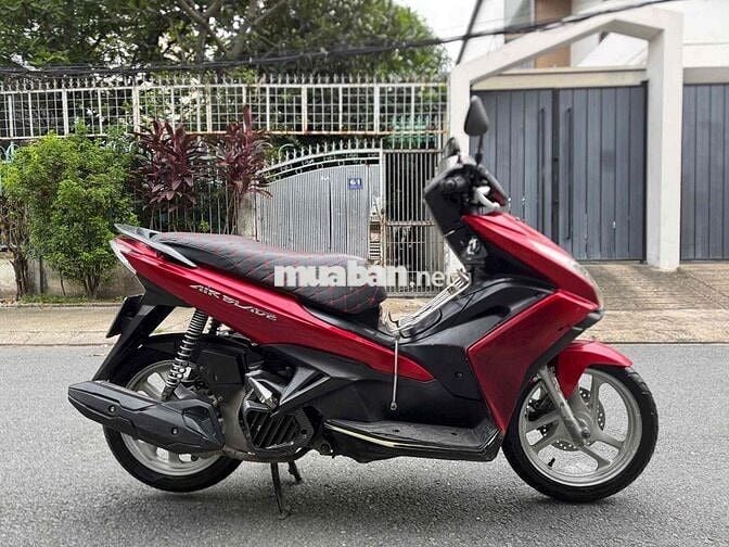xe honda airblade  2014 màu đỏ cherry mói 95 %
