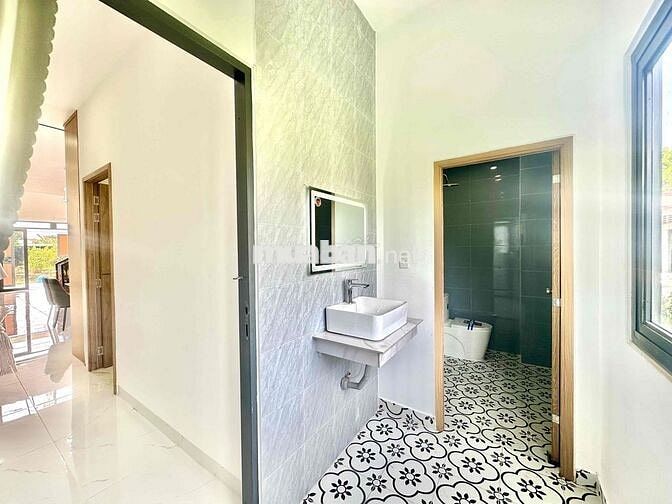 Chủ Ngộp Bán Gấp Căn Nhà Gần KCN , Cách Chợ Bình Chánh 5km 100m2 2T450