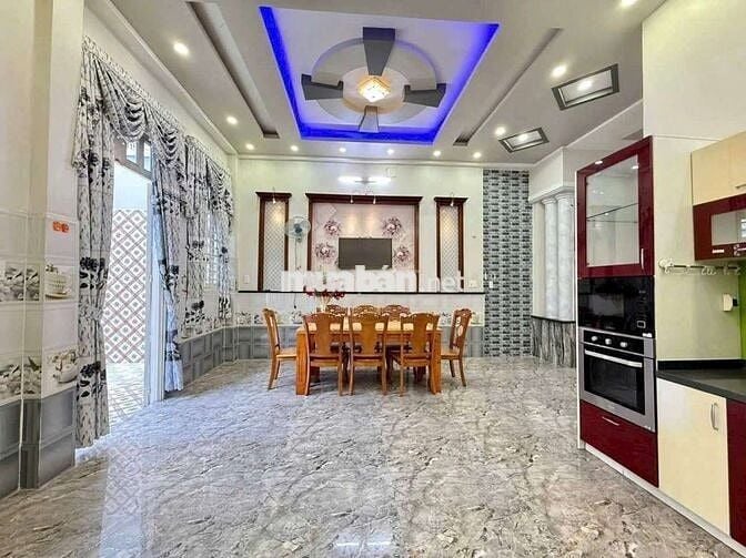 6,6x30 trệt 2 lầu 5pn 4 máy lạnh mặt tiền tth07, sân rộng để ô tô 