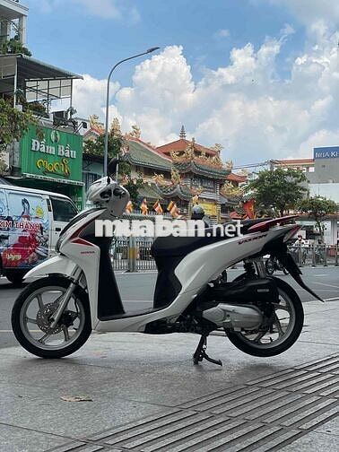 Honda Vision 2015 Trắng , chính chủ ký giấy