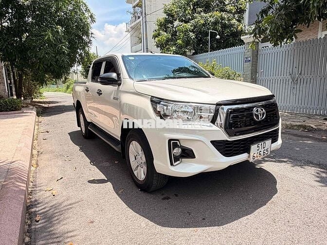 Toyota Hilux Trắng Số tự động Dầu