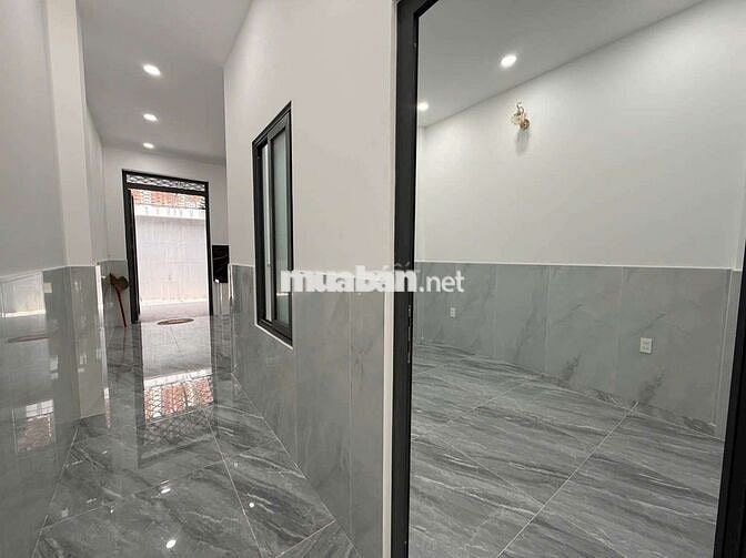 4,2x30 mới xây sân để 2 ô tô 4pn vào ở ngay, thoáng mát 